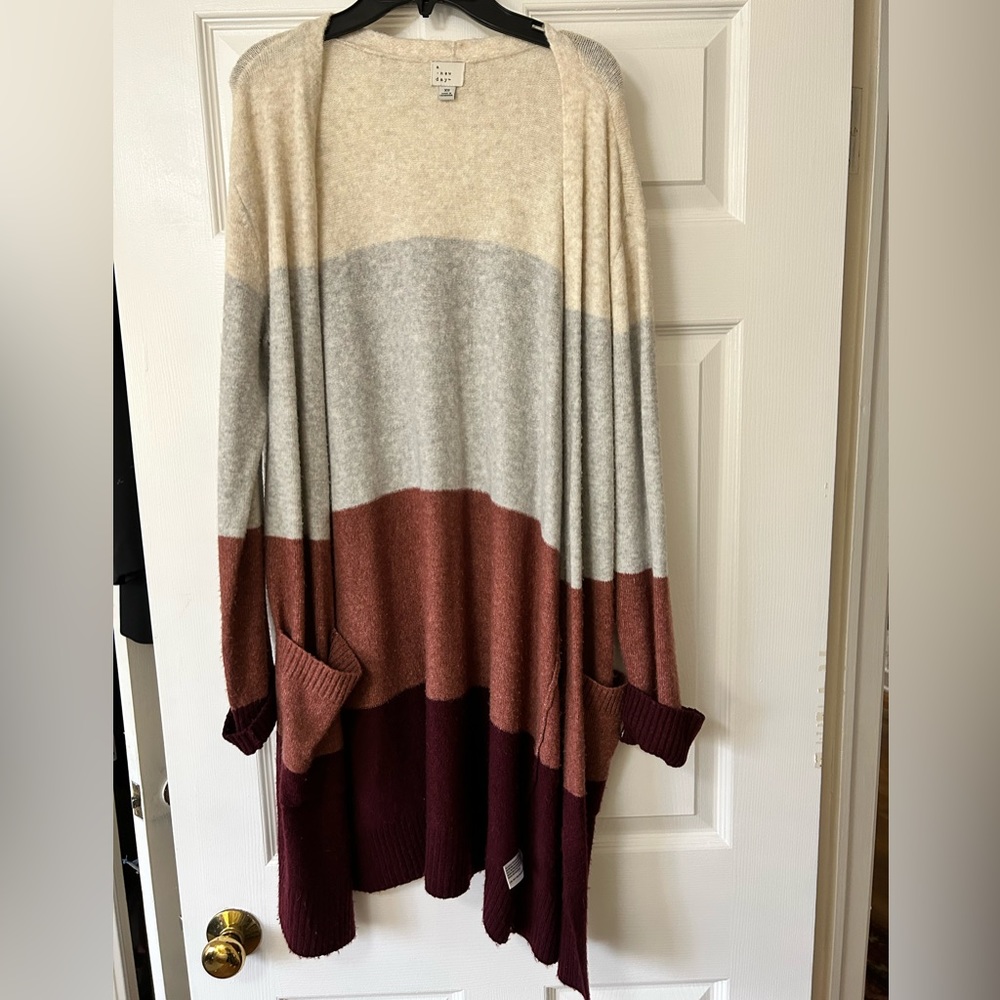 a New Day long cardigan with pockets, burgundy, grey, white.  XS